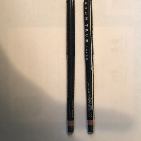 Avon Makeup Set Of Two Avon Glimmer Stick Lip Liners In Color Nude